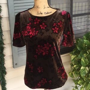 Ann Taylor top NEW with out tags